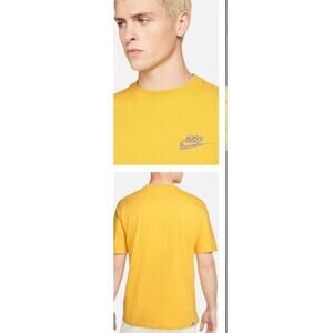 Nike Sportswear Men's Yellow Revival vivid sulfur Crew Neck T-Shirt Size Medium